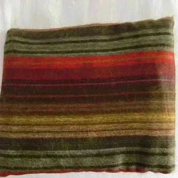 Beautiful Alpaca pillow/throw.   Oversized throw with pocket - Picture 3 of 5